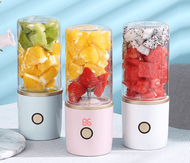 Portable fruit juice cup for charging fruit juices