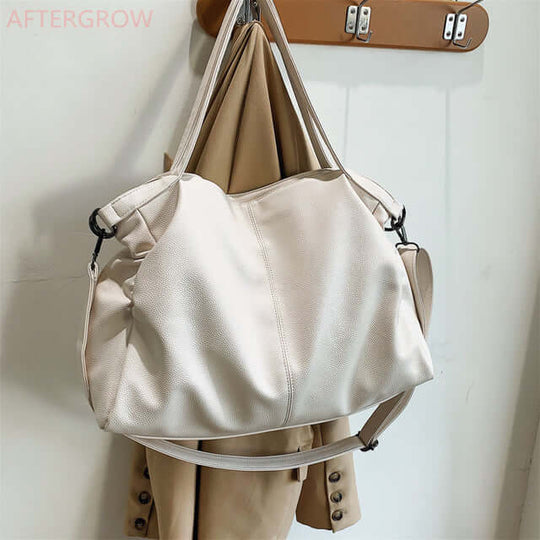 Shoulder strap bag in soft leather